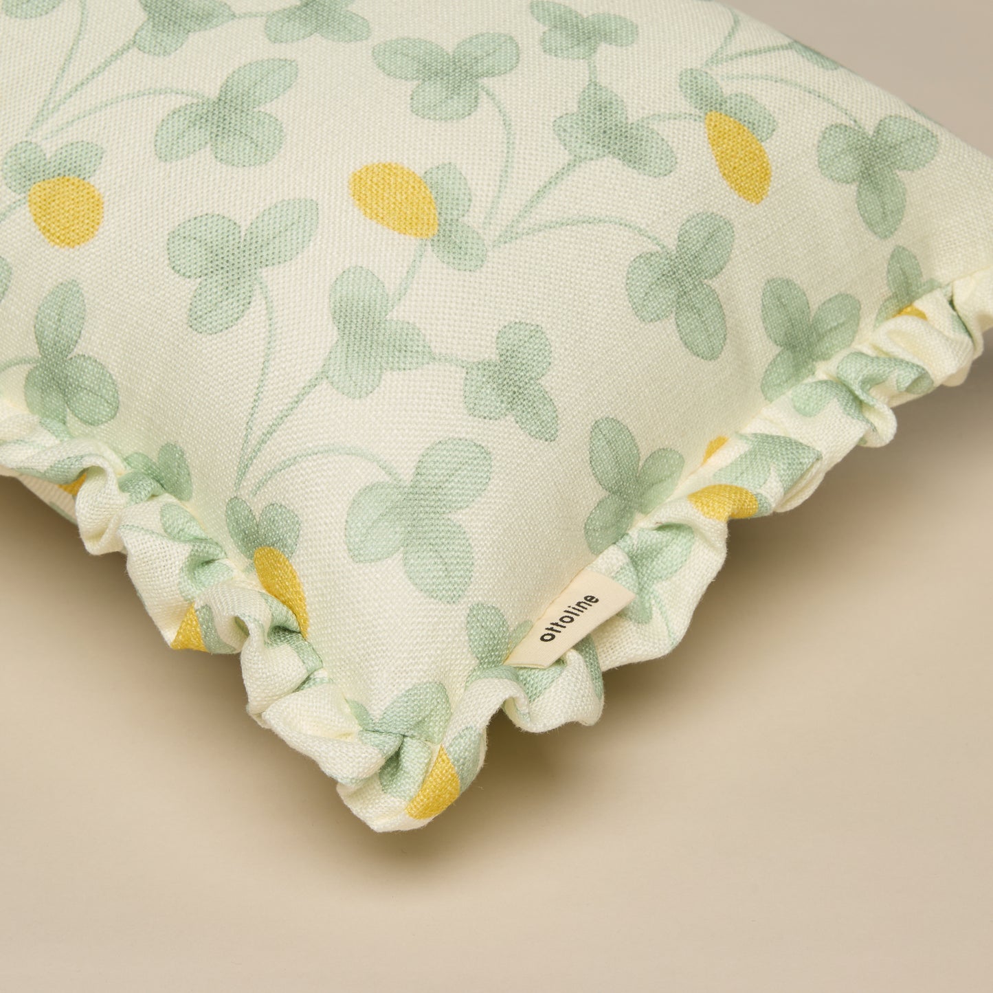 Frilled Cushion Medium: Chintz Constance Lemon