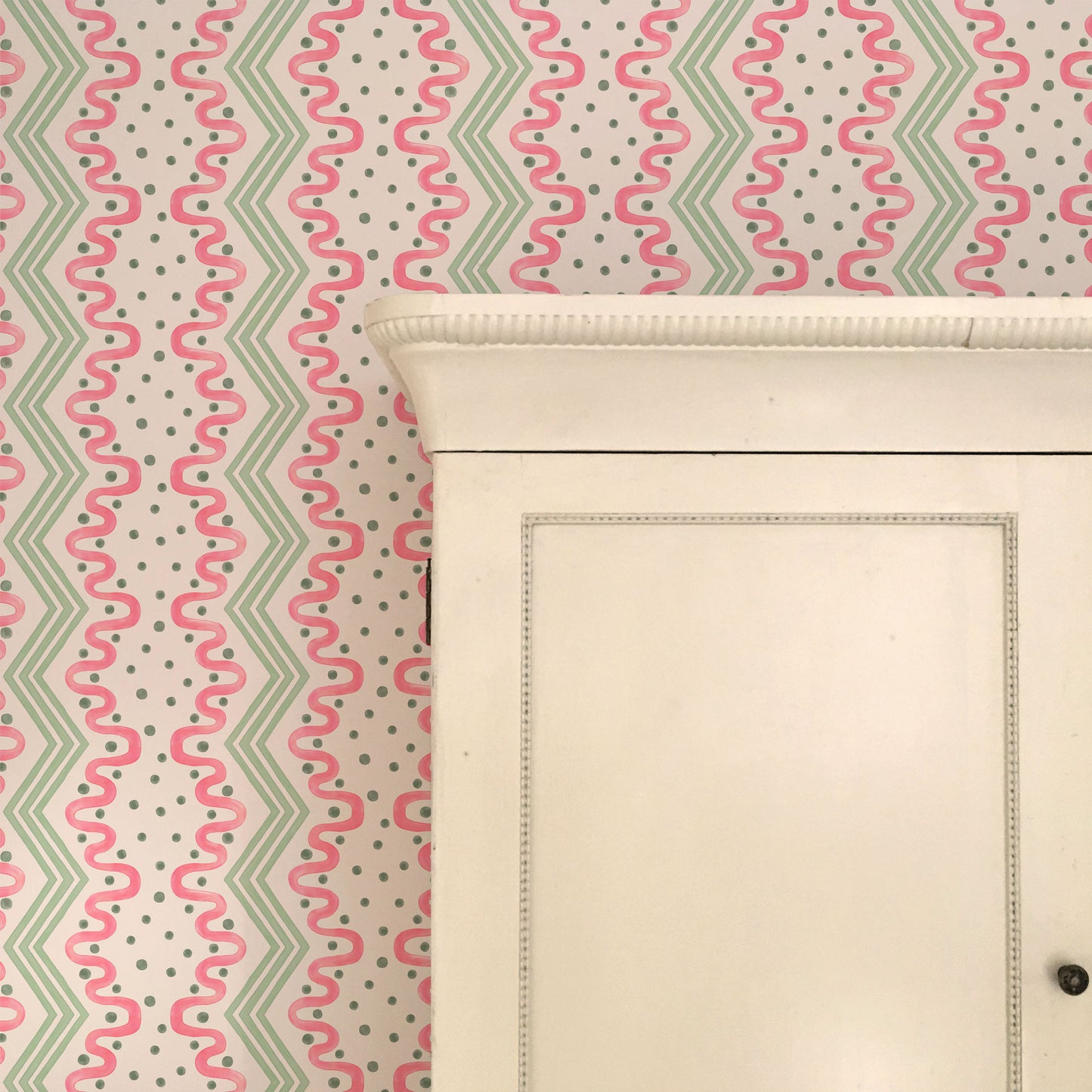 Madame Ziggle Wallpaper -Pink and Green