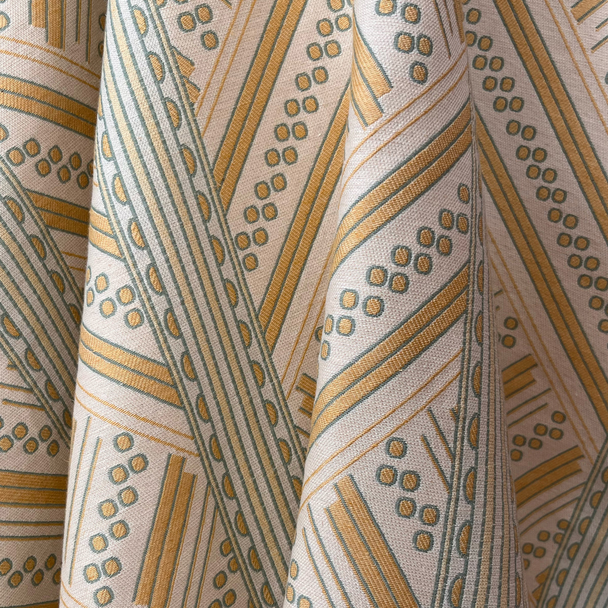 Vondel Woven Fabric - Isabellina