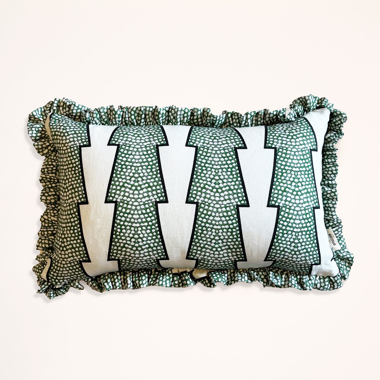 Frilled Cushion Medium: Spot and arrow - Green