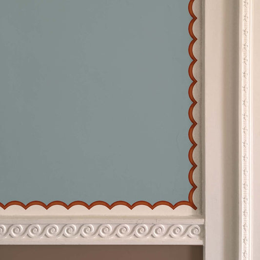 Scalloped Border in Brown